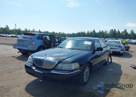 2011 Lincoln Town Car Executive L из США, поврежденный, VIN 2LNBL8EV6BX761988